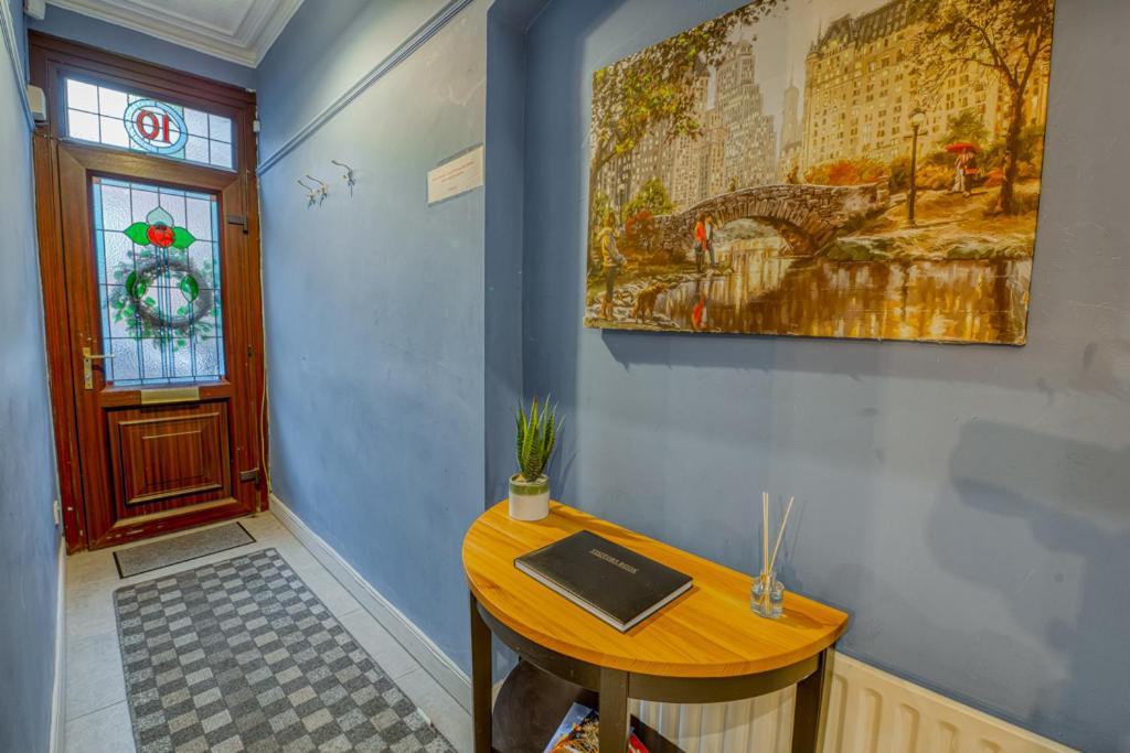 Charming City Home, Beside The Serene Ormeau Park 贝尔法斯特 外观 照片