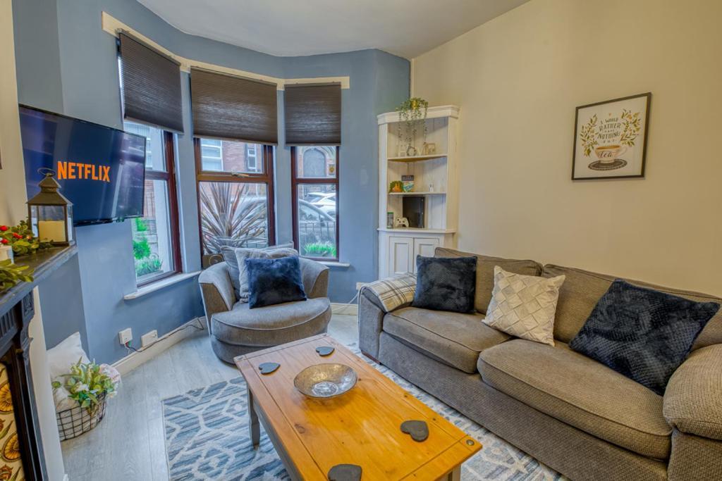 Charming City Home, Beside The Serene Ormeau Park 贝尔法斯特 外观 照片